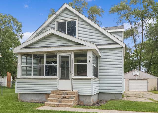 Property at 301 Murray St SW, Wyoming, MI 49548, 4 beds, 1.5 baths
