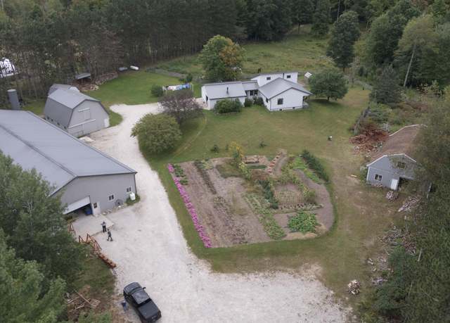 Property at 21493 20 Mile Rd Rd, Tustin, MI 49688, 4 beds, 2.5 baths