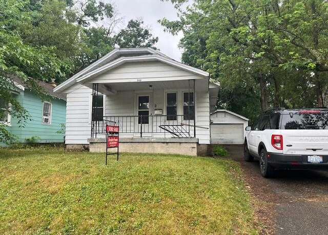 Property at 946 Hazen St SE, Grand Rapids, MI 49507, 2 beds, 1 bath