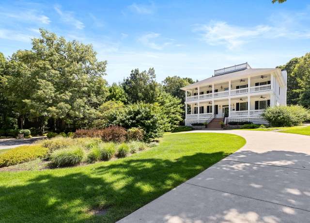 Property at 52214 Main Dr, New Buffalo, MI 49117, 6 beds, 6.5 baths