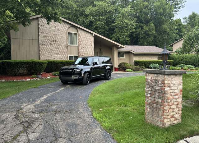 Property at 28902 Creek Bend Dr, Farmington Hills, MI 48331, 4 beds, 2.5 baths