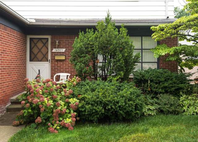 Property at 14571 Ludlow St, Oak Park, MI 48237, 4 beds, 2.5 baths