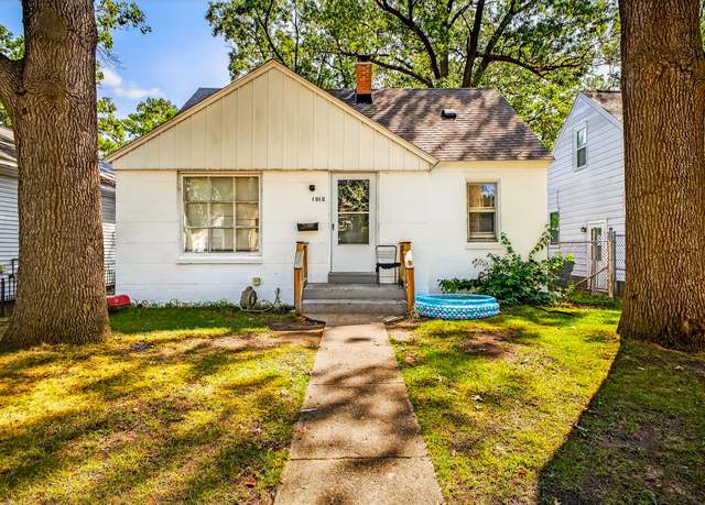 Property at 1916 Ray St, Muskegon, MI 49442, 3 beds, 1 bath