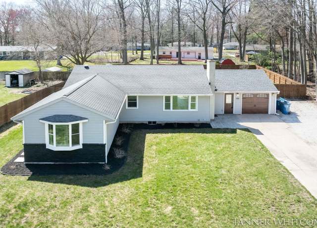Property at 14465 Angelus Cir, Grand Haven, MI 49417, 4 beds, 2 baths