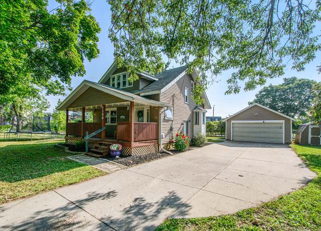 Property at 4300 Stuart Ave SE, Grand Rapids, MI 49508, 3 beds, 2.5 baths