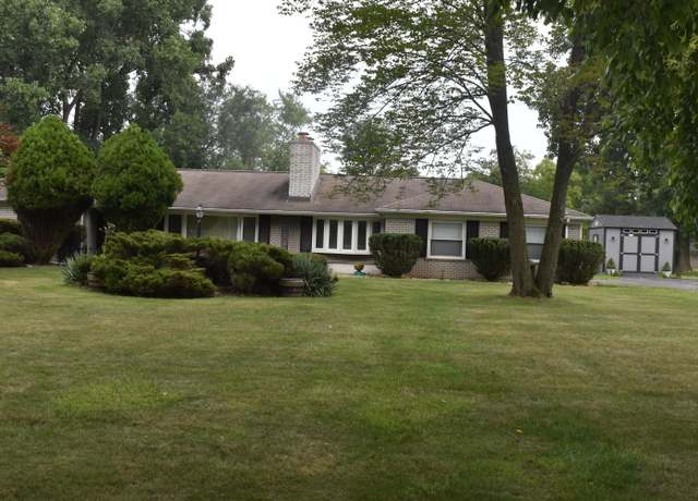 Property at 29140 Briarbank Ct, Southfield, MI 48034, 1 bed, 2 baths