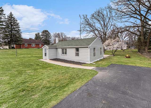 Property at 906 Lowell Ave, Jackson, MI 49202, 2 beds, 1 bath