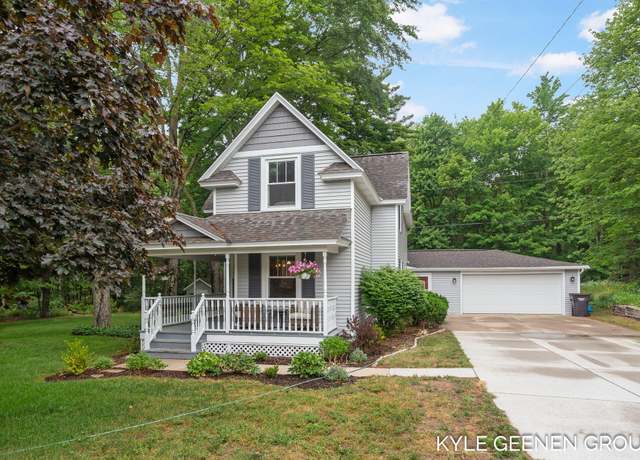 Property at 15405 Barry St, West Olive, MI 49460, 4 beds, 2 baths