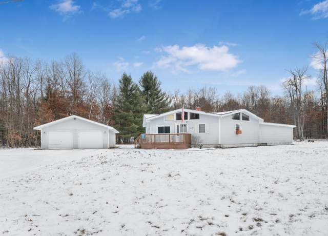 Property at 4207 Blue Vista Dr, Evart, MI 49631, 3 beds, 1.5 baths