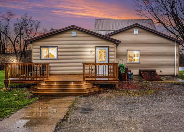 Property at 16095 Apple Ave, Casnovia, MI 49318, 4 beds, 1 bath