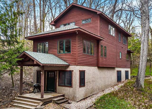 Property at 80220 Linden Hills St, Covert, MI 49043, 5 beds, 3.5 baths