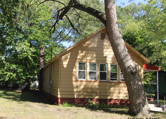 Property at 3208 8th St, Muskegon, MI 49444, 2 beds, 1 bath