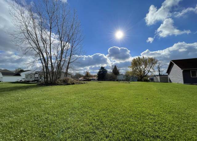Property at 591 Twin Hills Dr, Watervliet, MI 49098
