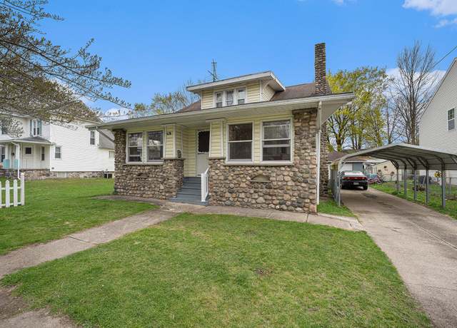 Property at 703 E Broadway St, Three Rivers, MI 49093, 5 beds, 1 bath