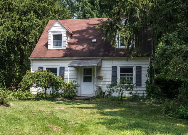 Property at 1358 Climax Ave, Kalamazoo, MI 49006, 3 beds, 1 bath
