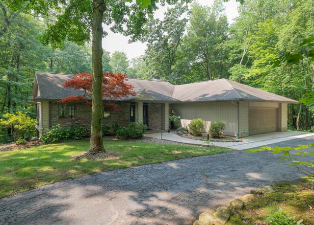 Property at 6115 Far Hills Way, Kalamazoo, MI 49009, 3 beds, 2.5 baths