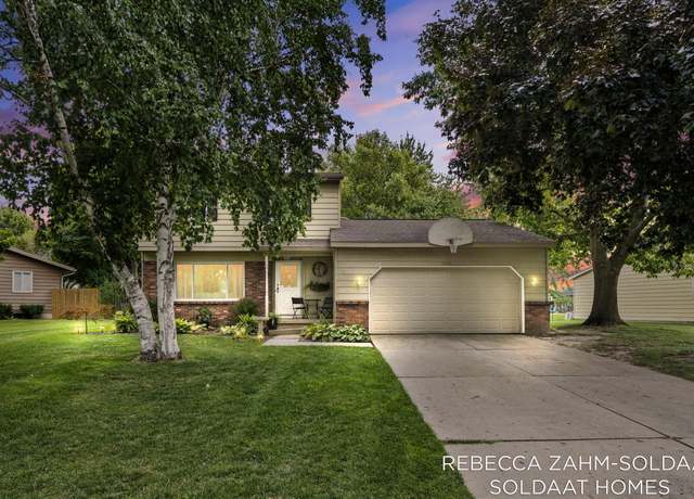 Property at 5944 Valley Lane Dr SE, Kentwood, MI 49508, 3 beds, 1.5 baths