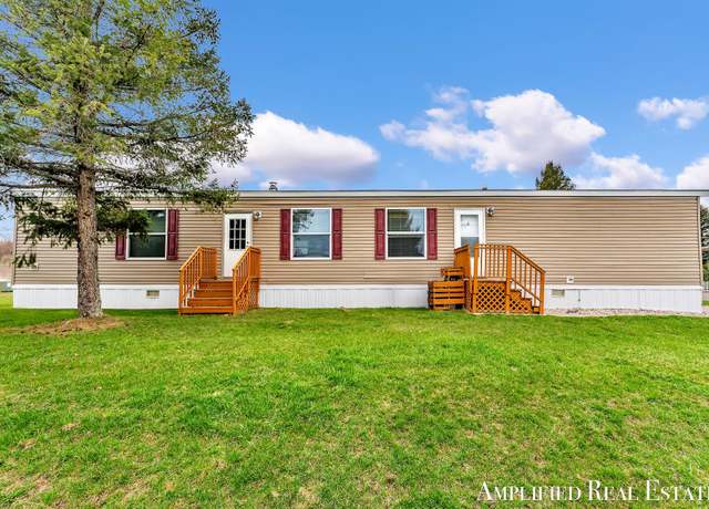 Property at 7289 Old Hickory Dr NE, Belmont, MI 49306, 3 beds, 2 baths