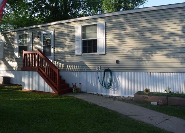 Property at 4511 Knollwood Dr, Allendale, MI 49401, 3 beds, 2 baths