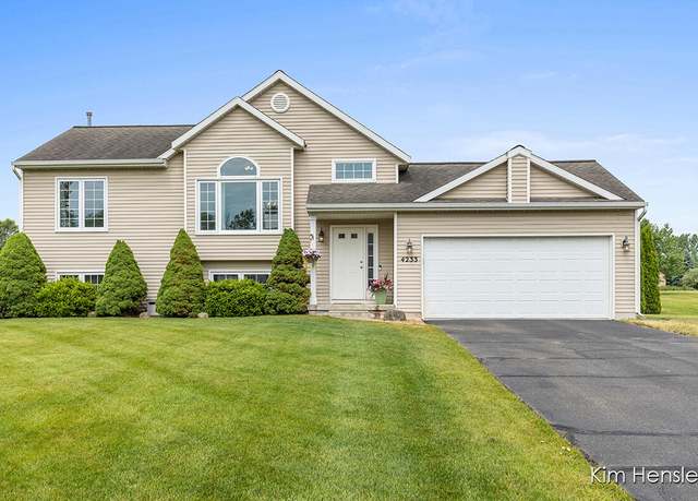 Property at 4233 Ives Farm Ln NE, Cedar Springs, MI 49319, 4 beds, 2 baths