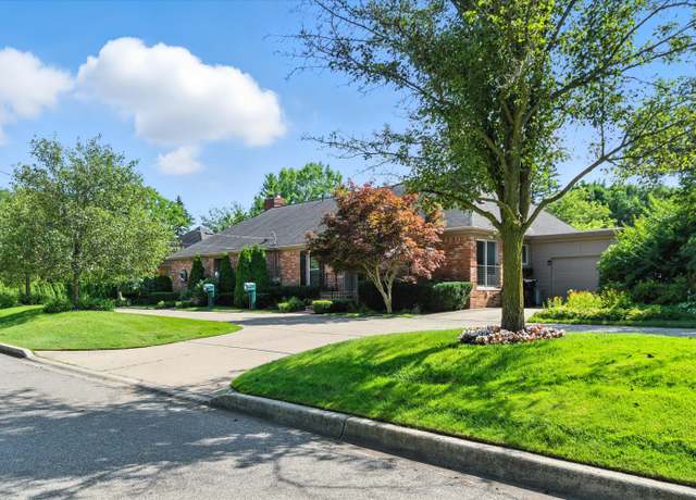 Property at 1829 Stonycroft Ln, Bloomfield Hills, MI 48304, 2 beds, 2 baths