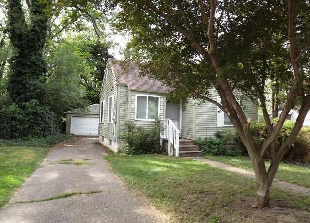 Property at 2051 Collingwood Ave SW, Wyoming, MI 49519, 2 beds, 1 bath