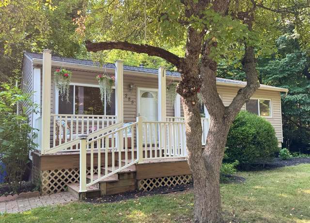 Property at 285 Brookside Dr, Ann Arbor, MI 48105, 3 beds, 1 bath