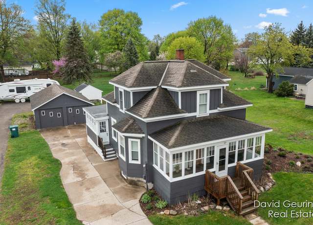 Property at 20 W Garfield Ave, Zeeland, MI 49464, 3 beds, 1 bath
