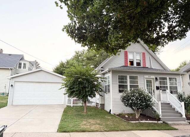 Property at 1008 Wayne St, St. Joseph, MI 49085, 2 beds, 1.5 baths