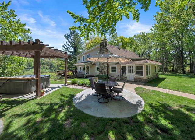 Property at 12260 183rd Ave, Big Rapids, MI 49307, 4 beds, 3 baths