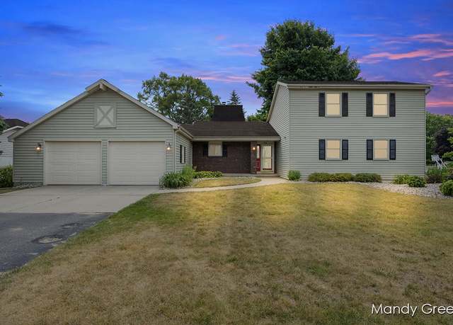 Property at 366 E Beech St NE, Cedar Springs, MI 49319, 5 beds, 3.5 baths
