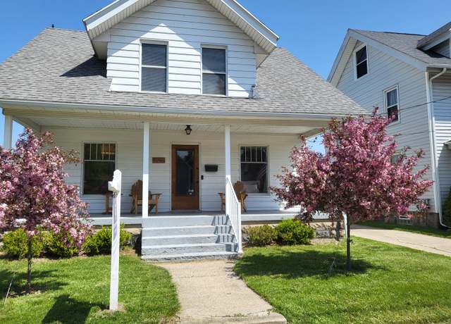 Property at 625 Leonard St NE, Grand Rapids, MI 49503, 4 beds, 1.5 baths