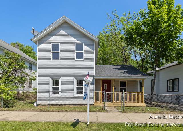 Property at 721 6th St NW, Grand Rapids, MI 49504, 3 beds, 1 bath