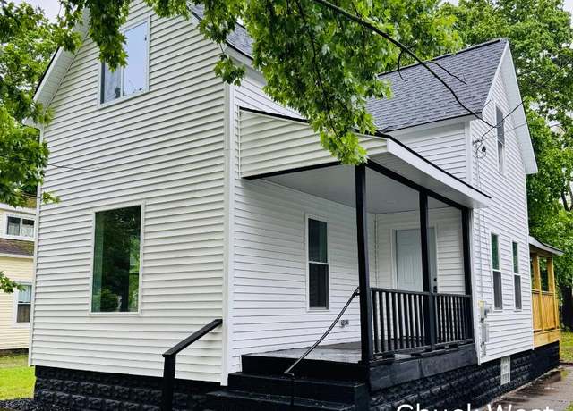 Property at 1479 Terrace St, Muskegon, MI 49442, 4 beds, 1 bath