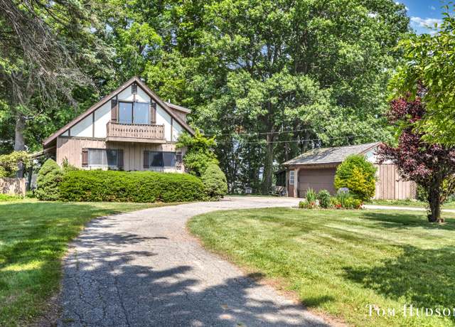 Property at 6647 Noffke Dr, Caledonia, MI 49316, 2 beds, 2 baths