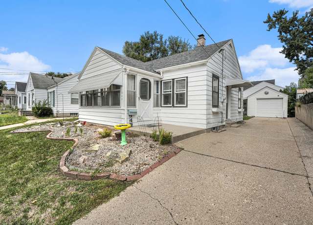 Property at 949 Hollywood St NE, Grand Rapids, MI 49505, 2 beds, 1 bath