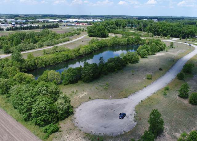 Property at 7 Caroline Ct, Edwardsburg, MI 49112