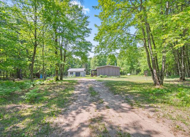 Property at 283 W 16th St, Baldwin, MI 49304, 3 beds, 1 bath