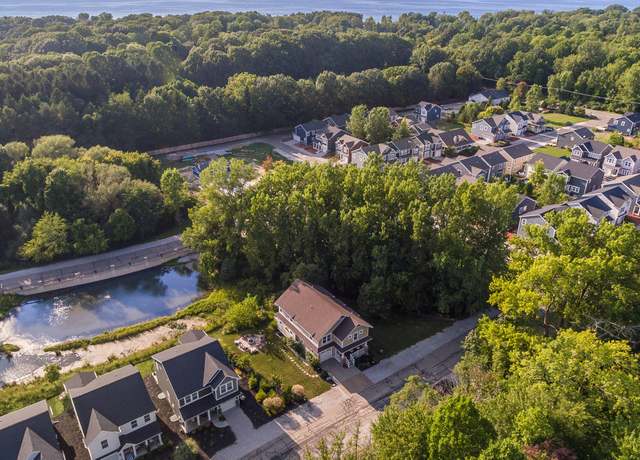 Property at 703 Meadow Dr, South Haven, MI 49090