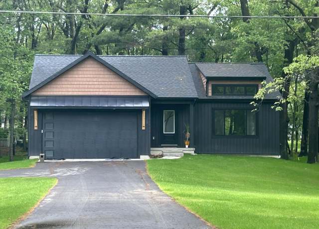 Property at 433 Charlotte Ave NW, Grand Rapids, MI 49504, 3 beds, 2.5 baths