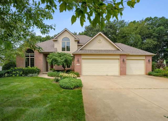 Property at 7932 Finnagen Dr, Mattawan, MI 49071, 4 beds, 3.5 baths
