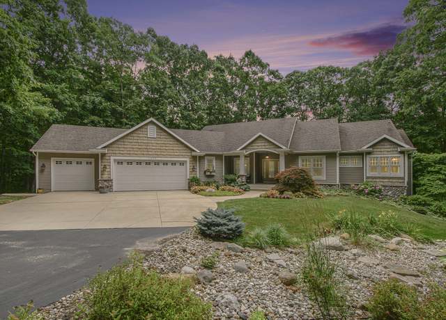 Property at 3420 Kayelin Ct, Jenison, MI 49428, 4 beds, 2.5 baths