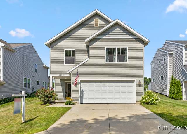 Property at 1250 Highland Hl, Lowell, MI 49331, 4 beds, 2.5 baths