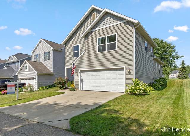 Property at 1250 Highland Hl, Lowell, MI 49331, 4 beds, 2.5 baths