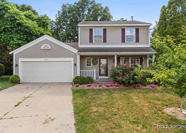 Property at 5429 Brittany Dr SE, Grand Rapids, MI 49548, 3 beds, 1.5 baths
