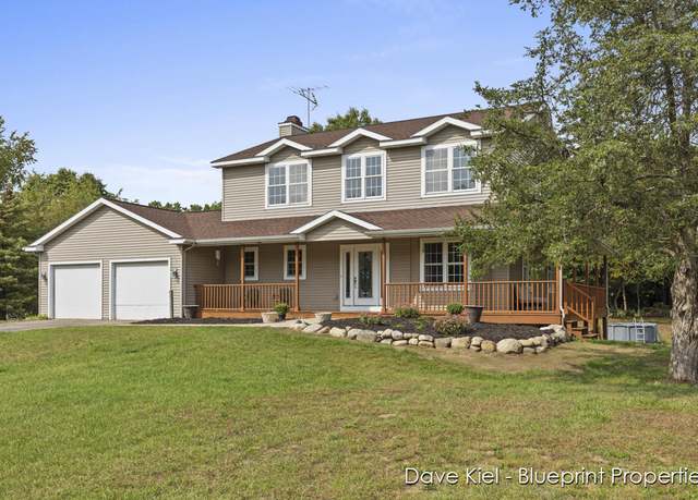 Photo of 10654 Griffeth Dr, Middleville, MI 49333