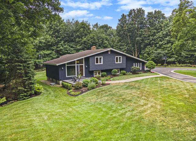 Property at 2274 Perry St, Holland, MI 49424, 4 beds, 2 baths