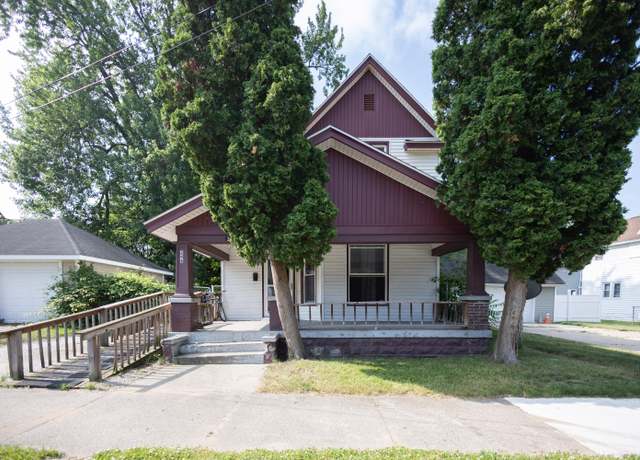 Property at 246 Powell St SE, Grand Rapids, MI 49507, 6 beds, 2 baths