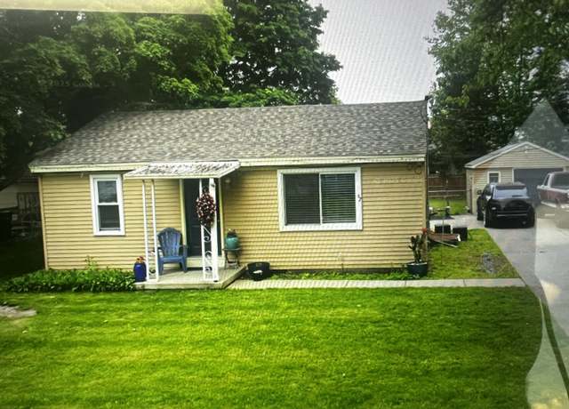 Property at 62 Kenton St SE, Grand Rapids, MI 49548, 2 beds, 1 bath
