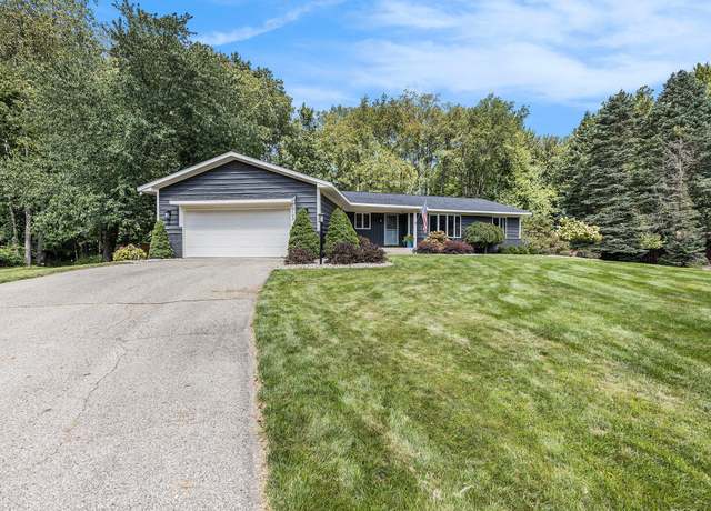 Property at 3145 Lindenwood Dr SE, Kentwood, MI 49512, 4 beds, 3 baths